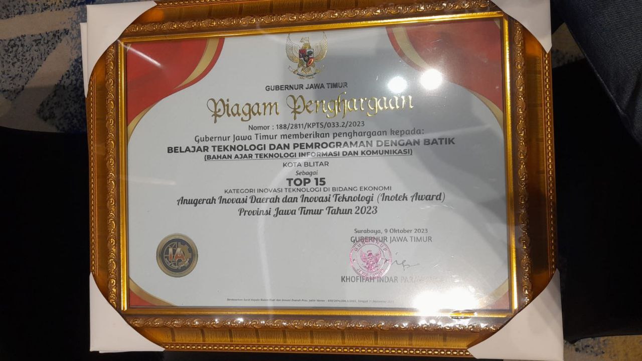 Inovasi Bahan Belajar Teknologi Informasi BATIK Meraih Penghargaan INOTEK Awards Jawa Timur 2023