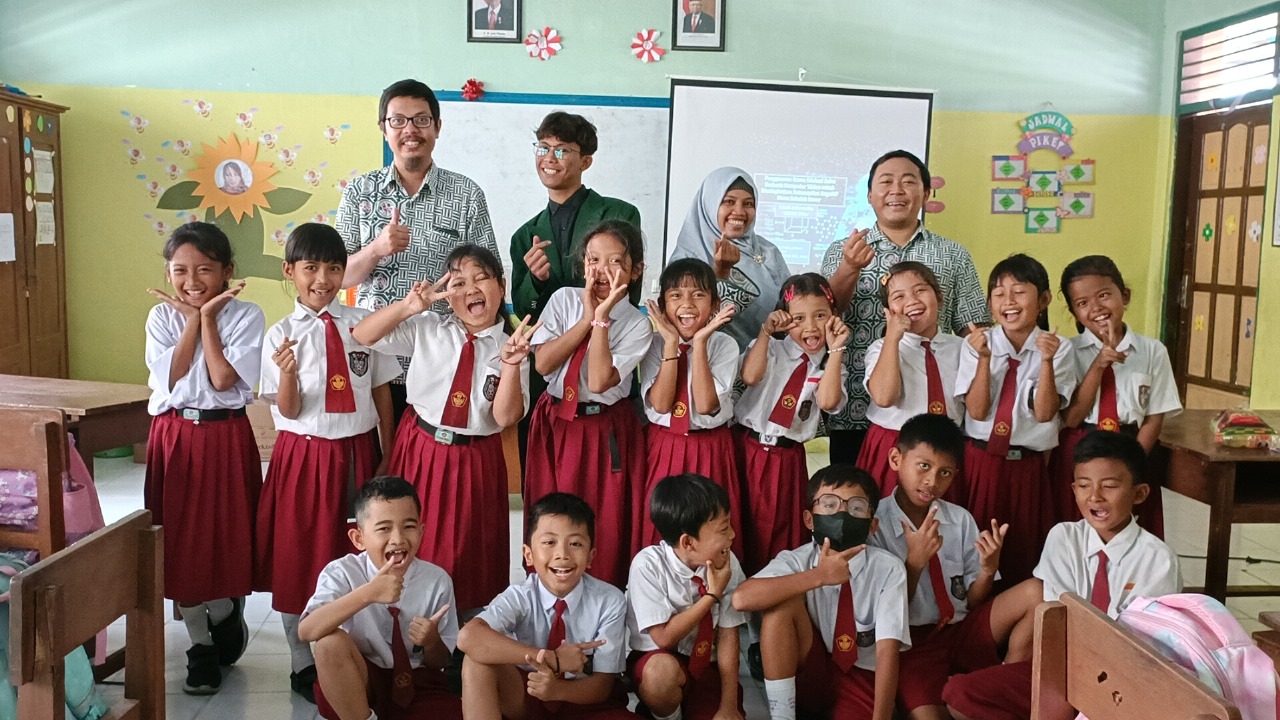 Dosen Dan Mahasiswa Kolaborasi Penelitian Pengenalan Media Game Berbasis Komputer Vision Untuk Siswa SD Wonorejo 1