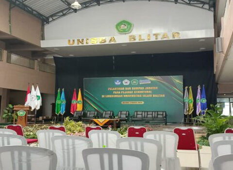 Pelantikan dan Pengambilan Sumpah Jabatan Pejabat Struktural UNISBA Blitar